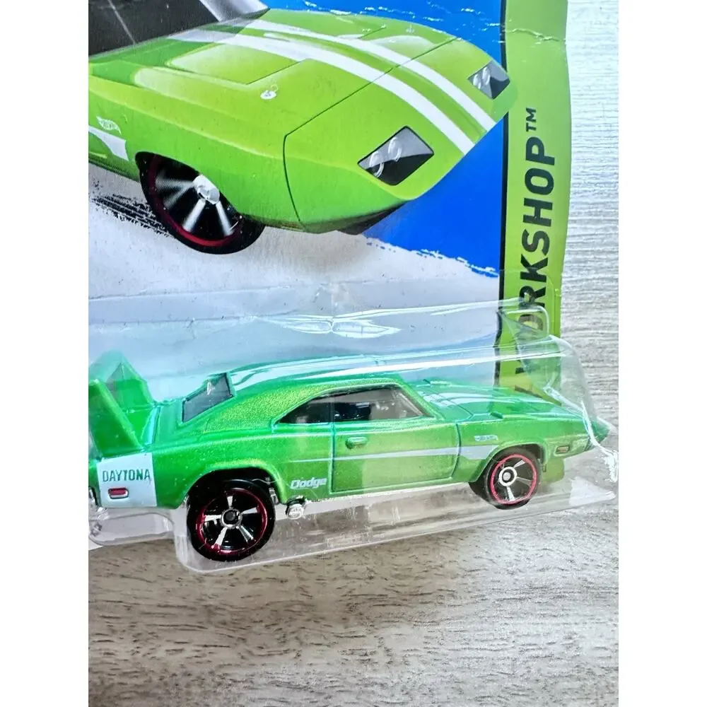 Hot Wheels 2013 HW Workshop '69 Dodge Charger Daytona Green 234/250 Hotwheel H44